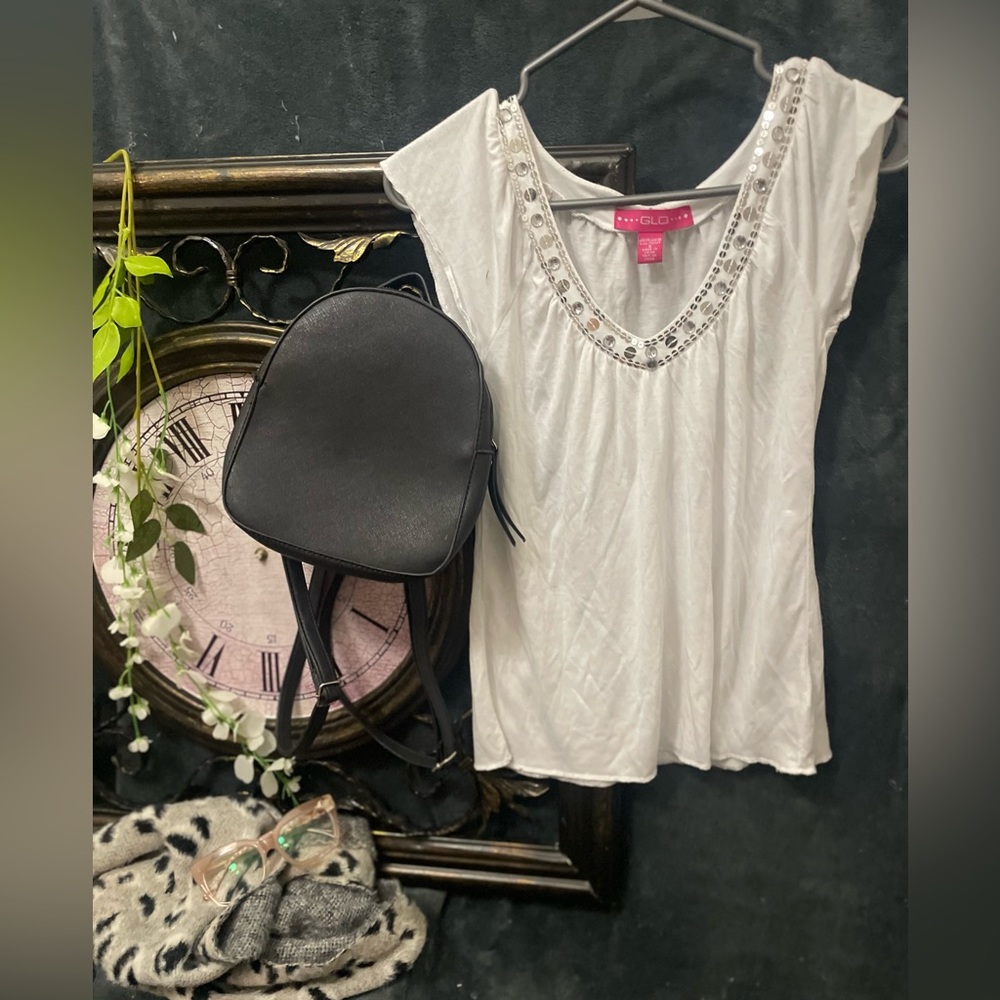 🌟🌟2/$30🌟🌟✨🛍GLO SEQUIN TOP🛍✨